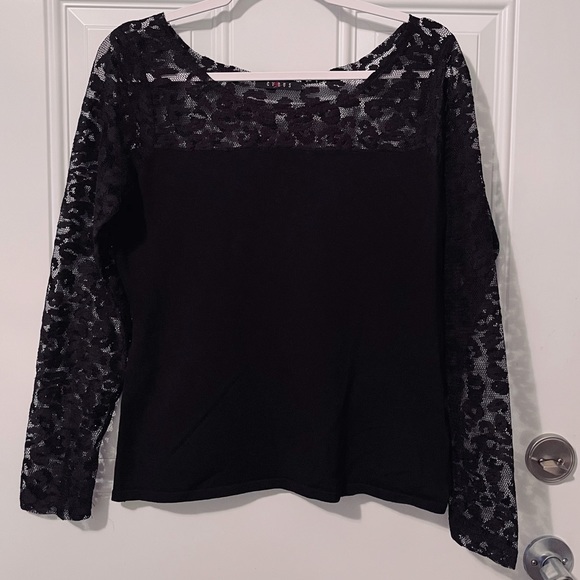 Beautiful lace black top 🖤 M - Picture 1 of 8